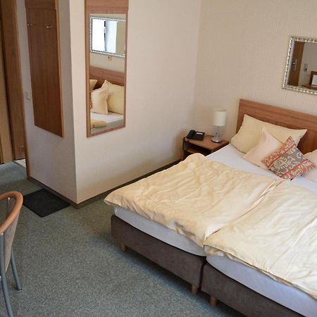 Rosenhotel Scherer Schiffweiler Buitenkant foto