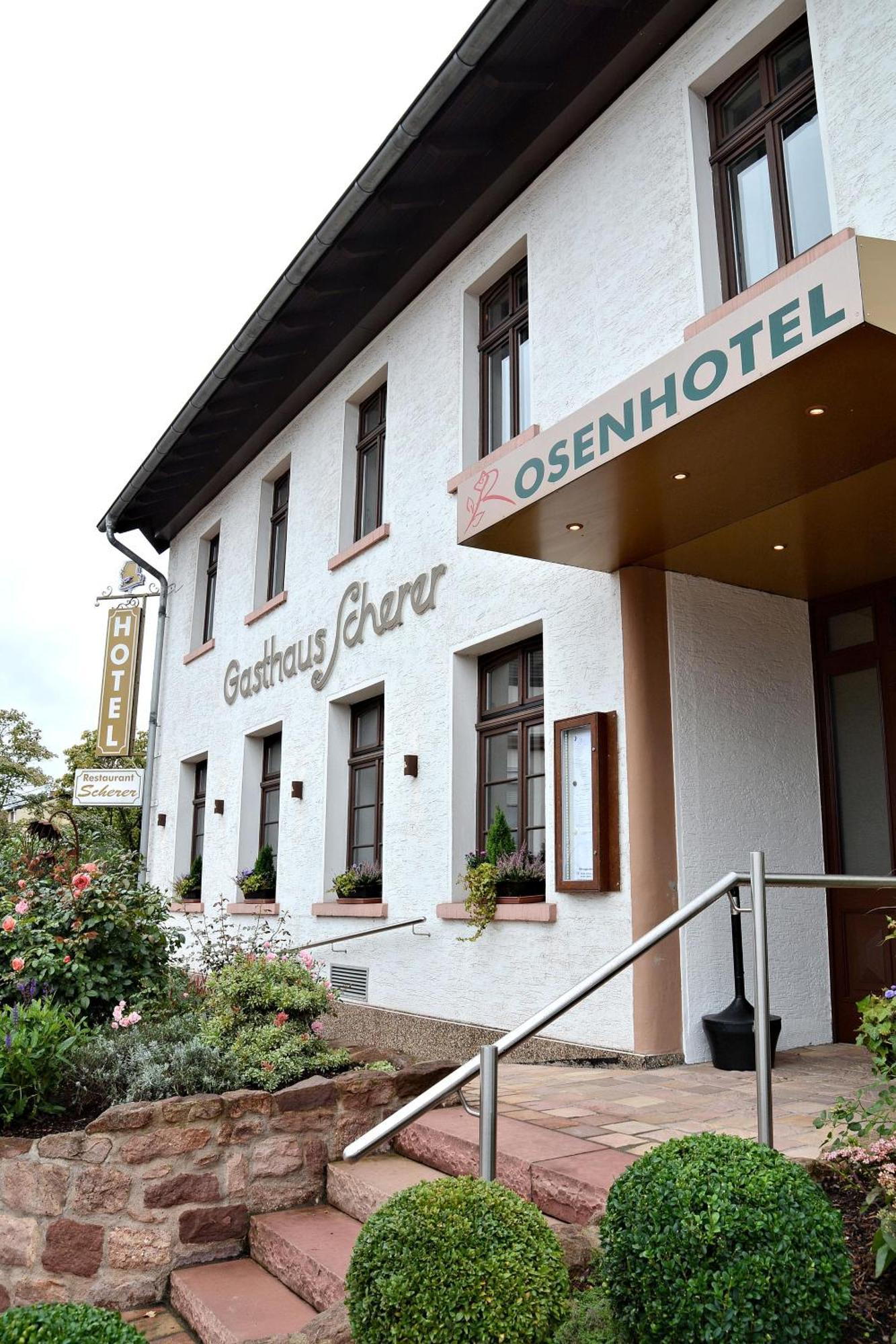 Rosenhotel Scherer Schiffweiler Buitenkant foto