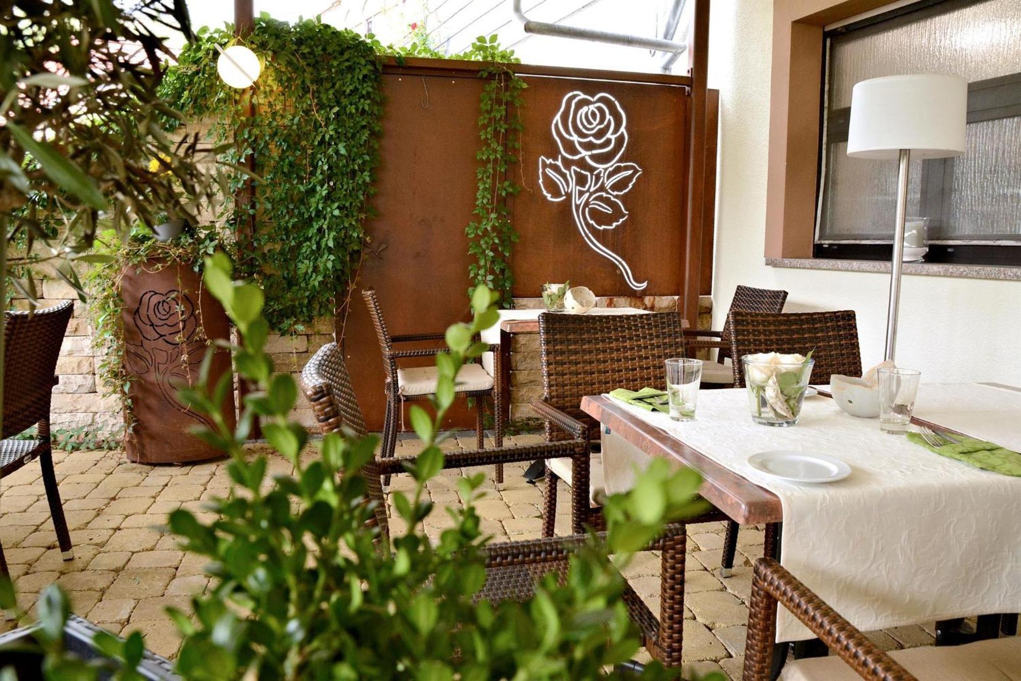 Rosenhotel Scherer Schiffweiler Buitenkant foto